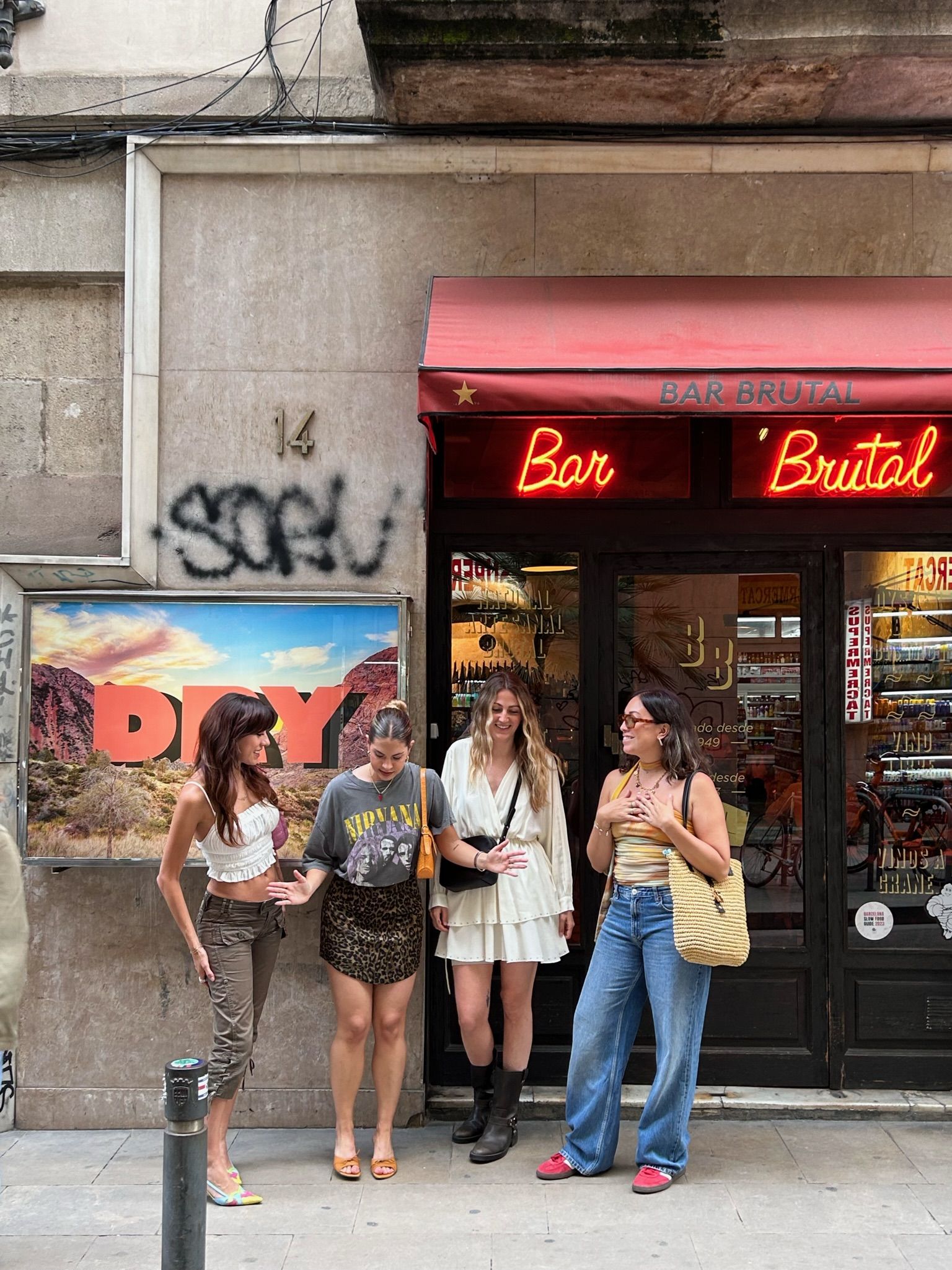 A group of girls doing the vintage tours in Barcelona